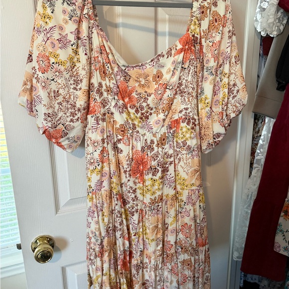 Dresses & Skirts - Floral Boho Tiered Mini Dress in Cream and floral